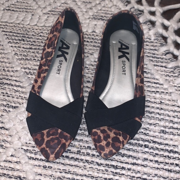 Shoes - Cheetah flats